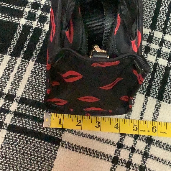 Kate Spade lipstick kisses mini tote purse - Picture 11 of 11